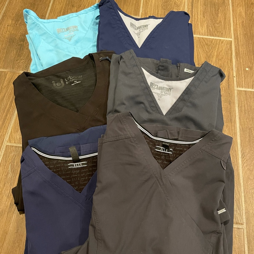 Lot of 6 Brand Name Women’s Scrub SETS XL